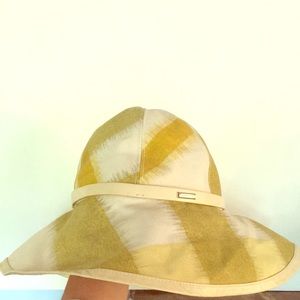 Burberry sun hat